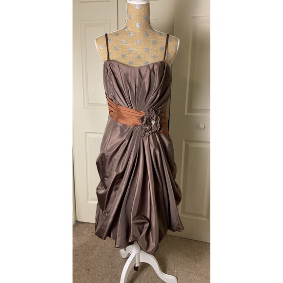 Simone Carvalli Dresses & Skirts - Simone Carvalli Dress Brown Woodland Forest Fairy Ruched Floral Appliqué Size 12